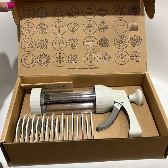 The Pampered Chef Cookie Press with 16 Decorative Discs #1525 Holiday Baking - Picture 2 of 5